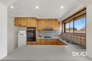 4 Uplands Place, THOMASTOWN, VIC 3074 AUS