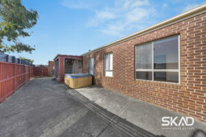 74 Lockwood Drive, ROXBURGH PARK, VIC 3064 AUS