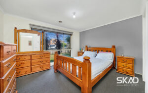 4 Meredith Close, NARRE WARREN SOUTH, VIC 3805 AUS