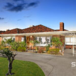 76 Darebin Drive, THOMASTOWN, VIC 3074 AUS