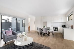 LALOR, VIC 3075 AUS