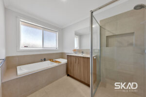 8 Ranger Street, BONNIE BROOK, VIC 3335 AUS