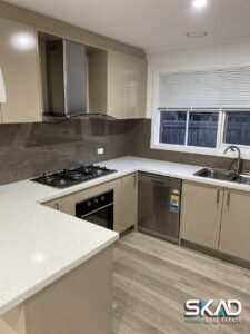 4 Hoop Court, MILL PARK, VIC 3082 AUS