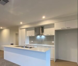 33 Soho Crescent, WOLLERT, VIC 3750 AUS