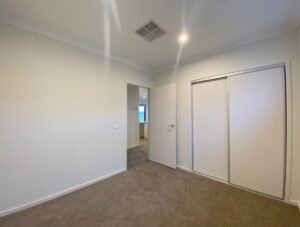 33 Soho Crescent, WOLLERT, VIC 3750 AUS
