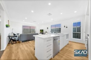 33 Evergreen Crescent, CRAIGIEBURN, VIC 3064 AUS