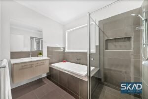 33 Evergreen Crescent, CRAIGIEBURN, VIC 3064 AUS