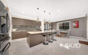 10 Elsham Grove, TRUGANINA, VIC 3029 AUS