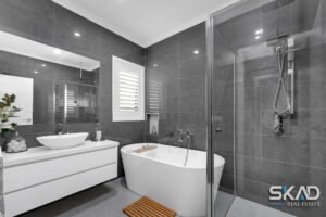 12 Banjolina Circuit, CRAIGIEBURN, VIC 3064 AUS