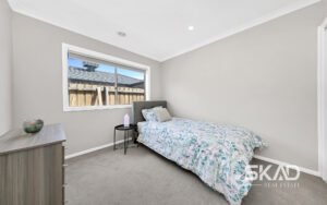 10 Lemongrass Drive, MICKLEHAM, VIC 3064 AUS
