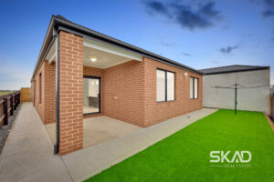 33 Cardamon Avenue, MICKLEHAM, VIC 3064 AUS
