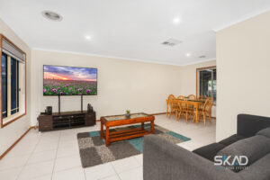 9 Yarcombe Crescent, CRAIGIEBURN, VIC 3064 AUS