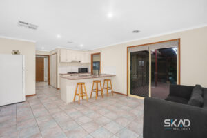9 Yarcombe Crescent, CRAIGIEBURN, VIC 3064 AUS