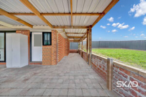 22 Kanooka Grove, MEADOW HEIGHTS, VIC 3048 AUS