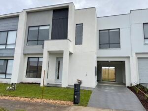 8 Newry Street, WOLLERT, VIC 3750 AUS