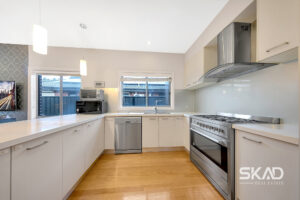 10 Falkland Road, CRAIGIEBURN, VIC 3064 AUS