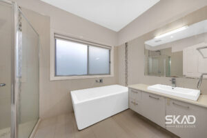 10 Falkland Road, CRAIGIEBURN, VIC 3064 AUS