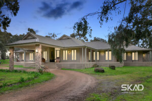 200 Summit Drive, MICKLEHAM, VIC 3064 AUS