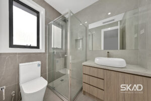 4 Clockwise Street, GREENVALE, VIC 3059 AUS
