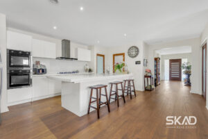 31 Dalmeny Way, MERNDA, VIC 3754 AUS