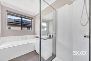 21 Kenora Way, MICKLEHAM, VIC 3064 AUS