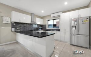 2 Falls Avenue, CRAIGIEBURN, VIC 3064 AUS