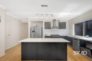 94 Moor Park Drive, CRAIGIEBURN, VIC 3064 AUS