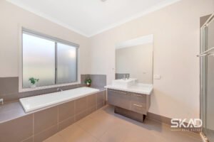 94 Moor Park Drive, CRAIGIEBURN, VIC 3064 AUS
