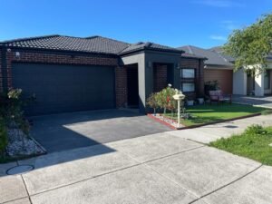 27 Coolamon Drive, CRAIGIEBURN, VIC 3064 AUS