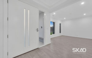 25 Huntingfield Street, THORNHILL PARK, VIC 3335 AUS