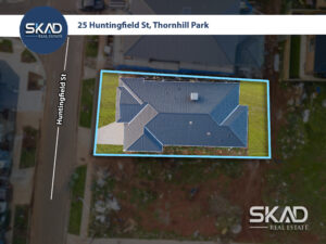 25 Huntingfield Street, THORNHILL PARK, VIC 3335 AUS