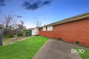 21 Simpson Street, THOMASTOWN, VIC 3074 AUS