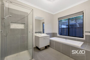 5 Gunther Way, WOLLERT, VIC 3750 AUS