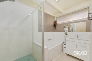 16 Festival Grove, LALOR, VIC 3075 AUS
