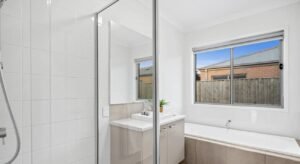 13 Metropolis Way, DONNYBROOK, VIC 3064 AUS