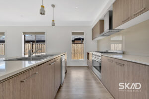 5 Sedate Drive, ROCKBANK, VIC 3335 AUS