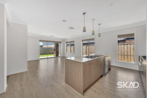 5 Sedate Drive, ROCKBANK, VIC 3335 AUS
