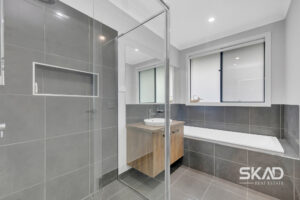 37 Harfield Avenue, MICKLEHAM, VIC 3064 AUS