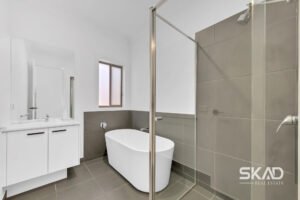 17 Caseys Way, DONNYBROOK, VIC 3064 AUS