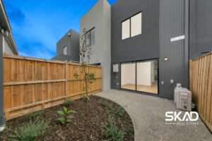 32 Hawkesbury Drive, DONNYBROOK, VIC 3064 AUS