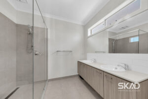 24 Bellinger Circuit, CRAIGIEBURN, VIC 3064 AUS