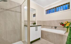 16 Pine Valley Rise, CRAIGIEBURN, VIC 3064 AUS