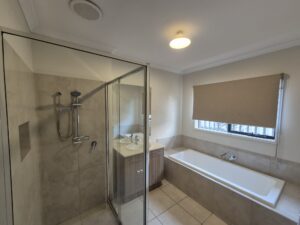 13 Alkira Boulevard, WOLLERT, VIC 3750 AUS