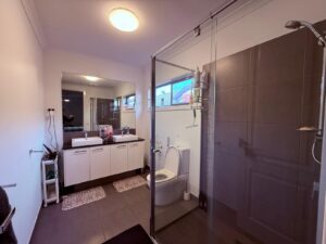 98 Eaststone Avenue, WOLLERT, VIC 3750 AUS