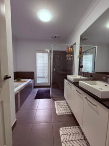 98 Eaststone Avenue, WOLLERT, VIC 3750 AUS