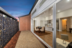 18 Hickory Road, MICKLEHAM, VIC 3064 AUS