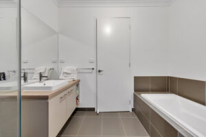 18 Hickory Road, MICKLEHAM, VIC 3064 AUS