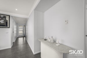 8 Amberfield Street, MICKLEHAM, VIC 3064 AUS