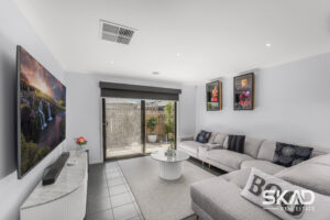 8 Amberfield Street, MICKLEHAM, VIC 3064 AUS