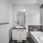 8 Amberfield Street, MICKLEHAM, VIC 3064 AUS